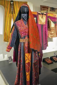 Palestinian Costumes: The Embroidered History of Palestinian and ...