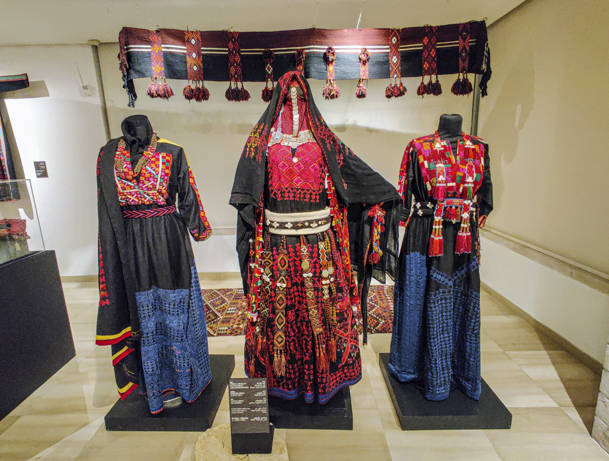 The Embroidered History of Palestinian and Jordanian Thobes, Part 1 ...